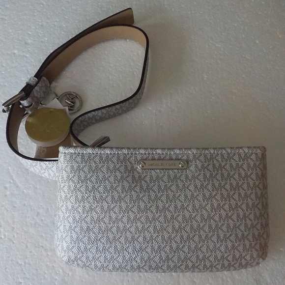NEW Michael Kors Logo Fanny Pak - Picture 1 of 14